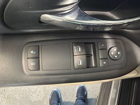Used 2014 Dodge Grand Caravan American Value Package FWD image 20