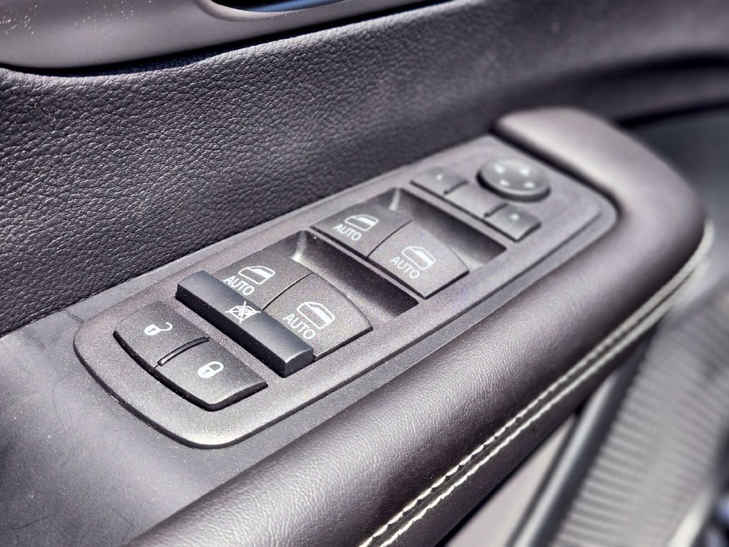New 2027 Chrysler Pacifica Select AWD/4WD image 18