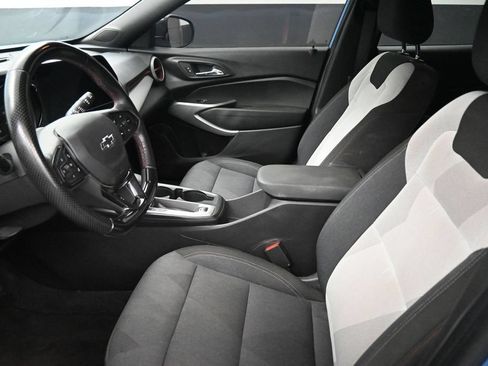 Used 2024 Chevrolet Trax RS w/ Sunroof Package FWD image 14
