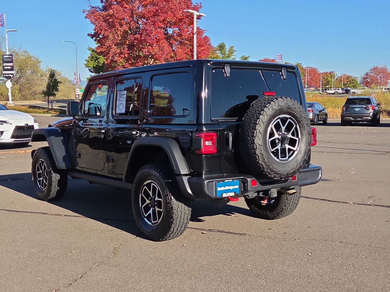 Used 2025 Jeep Wrangler Unlimited Rubicon AWD/4WD image 12