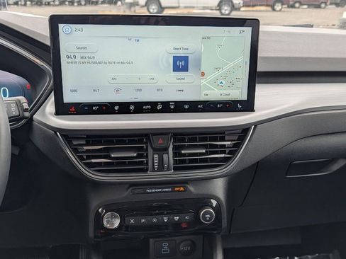 Certified 2023 Ford Escape Platinum w/ Premium Technology Package image 16