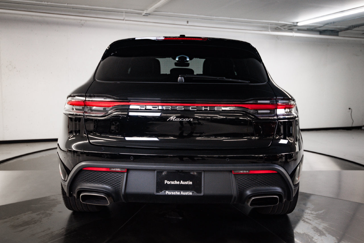 Certified 2023 Porsche Macan AWD/4WD image 6