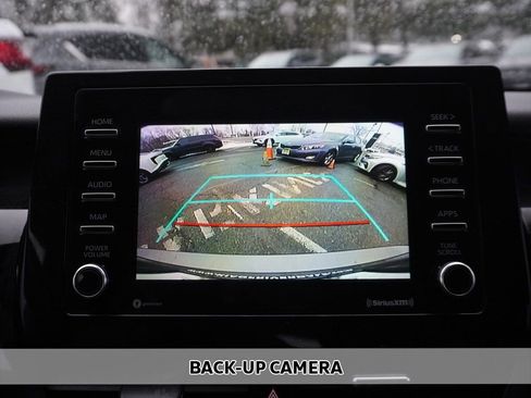 Used 2023 Toyota Camry SE image 4