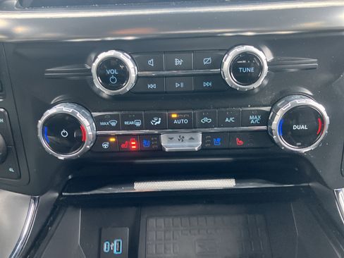 Certified 2022 Ford F150 Lariat w/ Equipment Group 502A High image 30