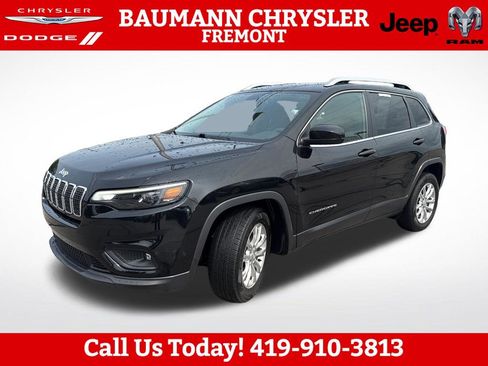 Used 2019 Jeep Cherokee Latitude w/ Popular Appearance Group FWD image 2