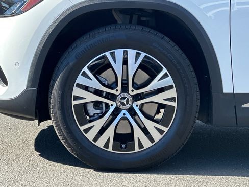 Certified 2025 Mercedes-Benz GLA 250 4MATIC image 25