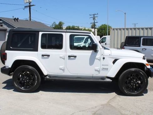 Used 2023 Jeep Wrangler Unlimited Sahara w/ Cold Weather Group AWD/4WD image 3