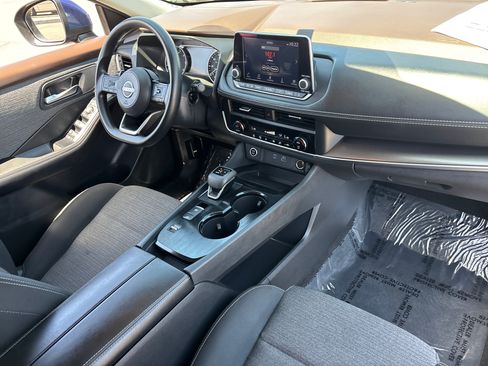 Used 2023 Nissan Rogue SV FWD image 11
