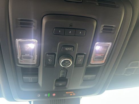 Used 2024 GMC Yukon Denali Ultimate AWD/4WD image 37