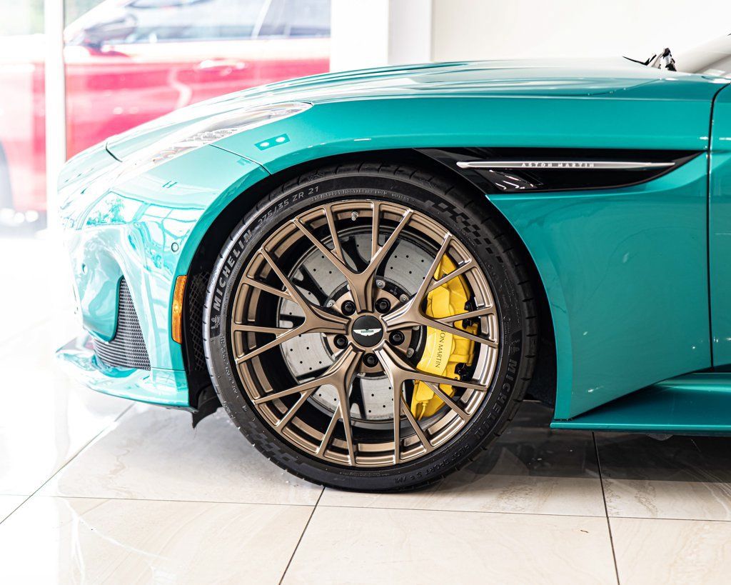 Used 2025 Aston Martin DB12 Convertible RWD image 8