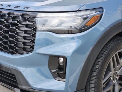 Used 2025 Ford Explorer ST-Line w/ Premium Package RWD image 10