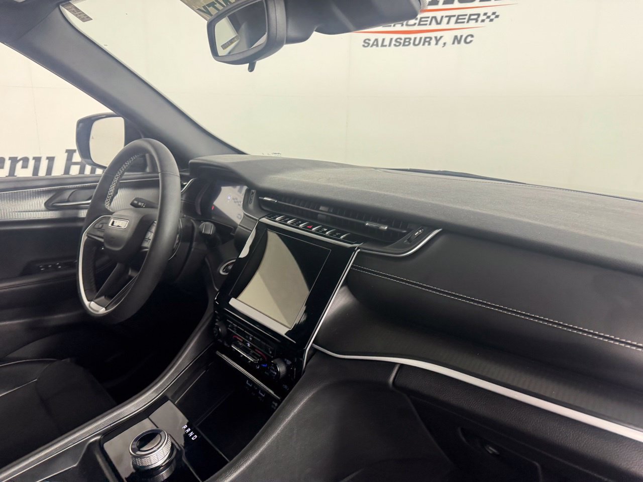 Used 2023 Jeep Grand Cherokee Altitude AWD/4WD image 30