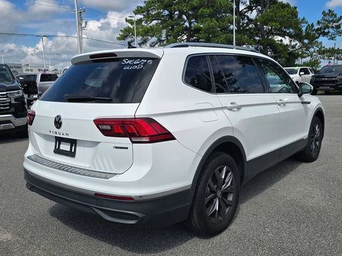 Used 2022 Volkswagen Tiguan SE AWD/4WD image 3