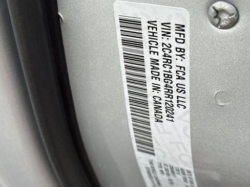 Used 2024 Chrysler Pacifica Touring-L image 34