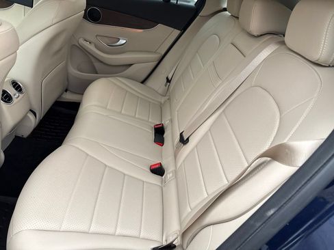 Used 2022 Mercedes-Benz GLC 300 4MATIC image 10