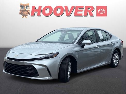 Used 2026 Toyota Camry LE image 6
