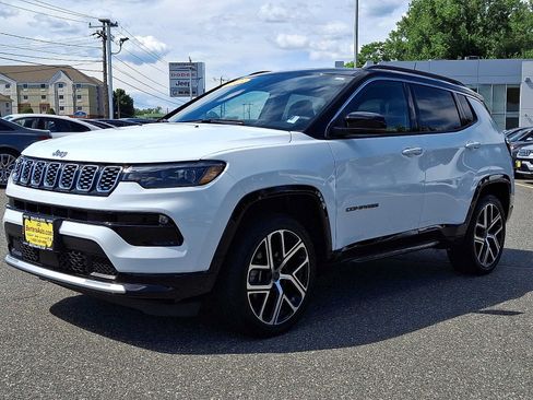 Certified 2025 Jeep Compass Limited w/ Elite Group AWD/4WD image 3
