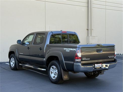 Used 2011 Toyota Tacoma PreRunner w/ SR5 Pkg #2 RWD image 5
