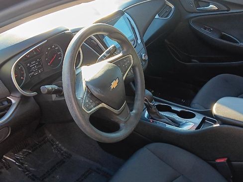 Used 2022 Chevrolet Malibu LS image 5