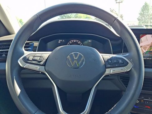 Used 2026 Volkswagen Jetta SE FWD image 19
