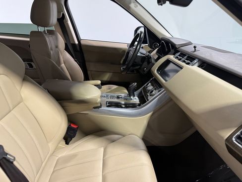 Used 2017 Land Rover Range Rover Sport SE image 36