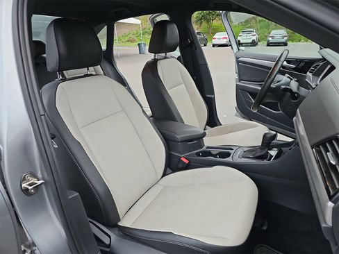 Used 2021 Volkswagen Jetta R-Line image 10