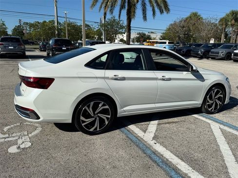 Certified 2025 Volkswagen Jetta SEL image 16