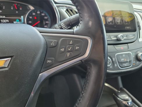 Used 2018 Chevrolet Malibu LT w/ Leather Package FWD image 22