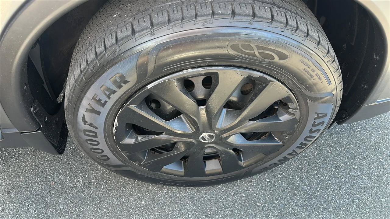 Used 2017 Nissan Rogue S FWD image 20
