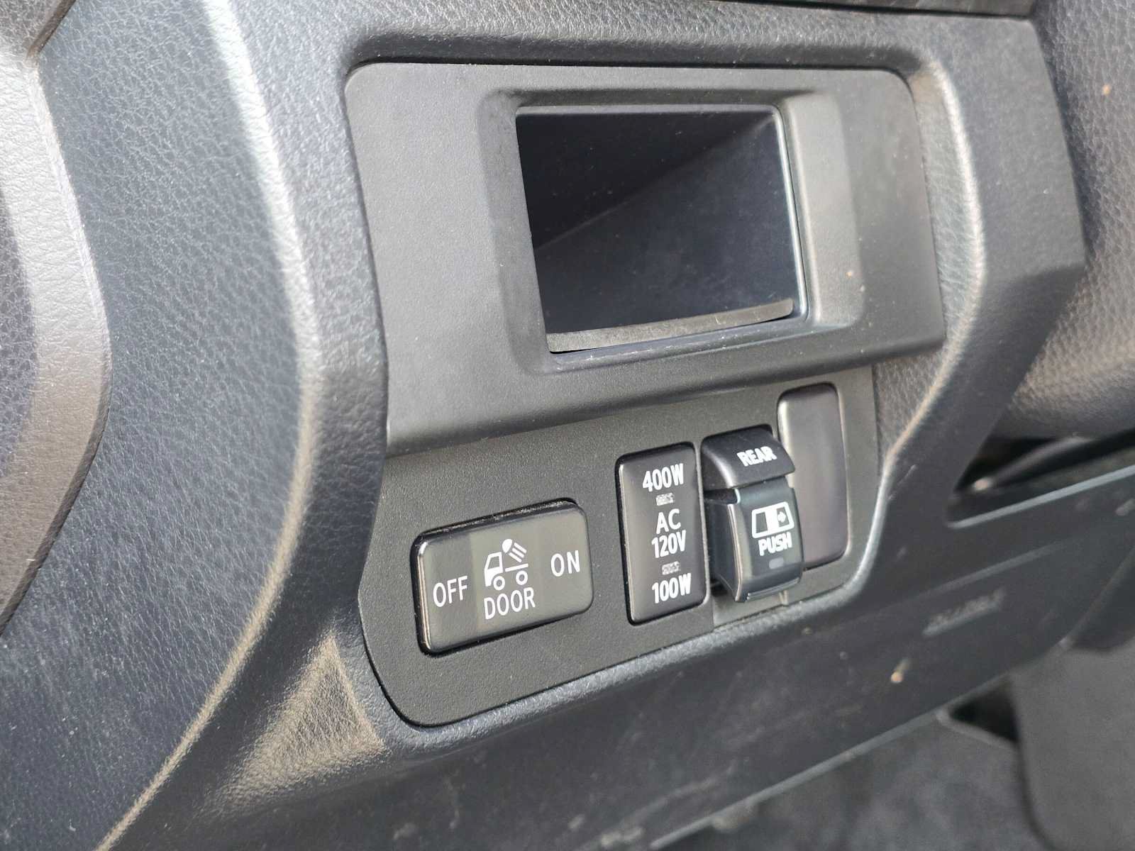 Used 2017 Toyota Tacoma TRD Sport w/ Premium & Technology Package AWD/4WD image 28