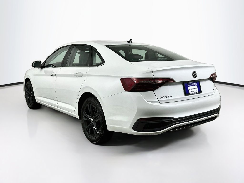Used 2024 Volkswagen Jetta SE w/ Black Wheel Package FWD image 6