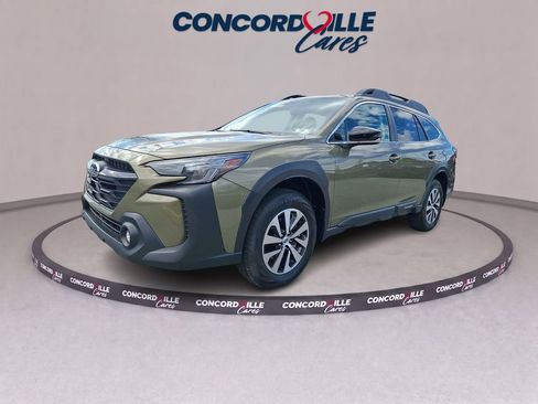 Certified 2025 Subaru Outback Premium AWD/4WD image 4
