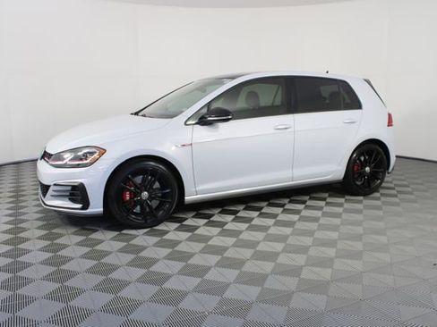 Used 2021 Volkswagen GTI SE image 2