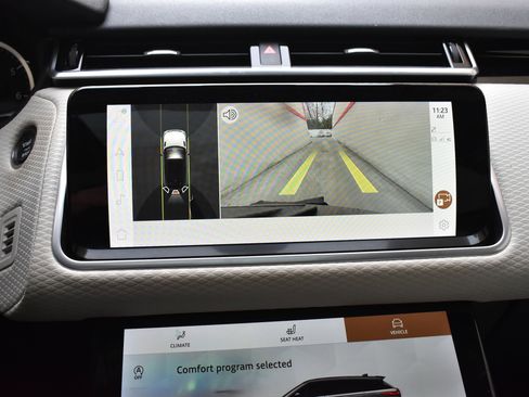 Used 2023 Land Rover Range Rover Velar R-Dynamic S image 38