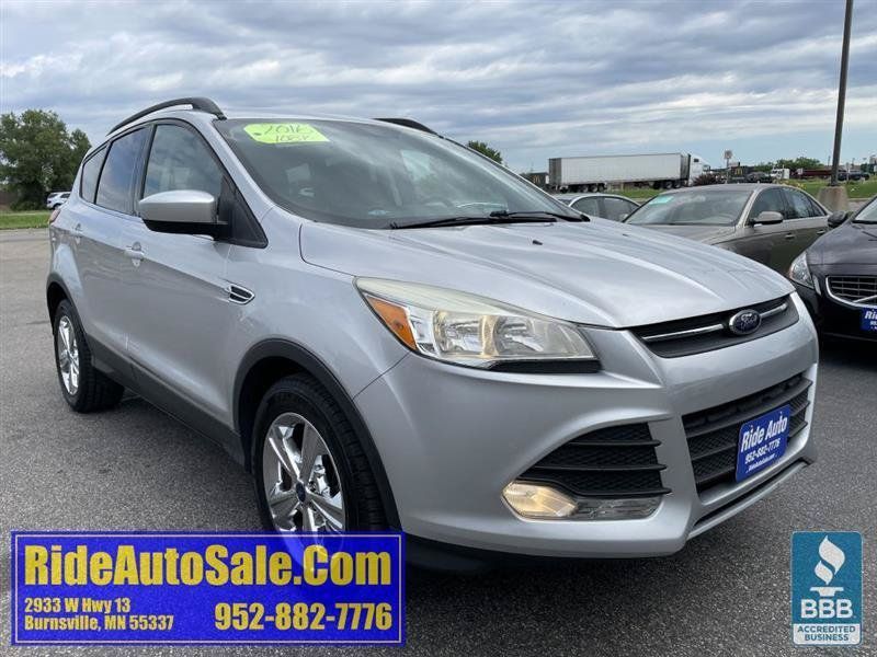 Used 2016 Ford Escape SE w/ Equipment Group 201A AWD/4WD image 3