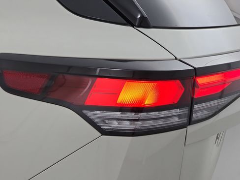 New 2026 Volkswagen Tiguan SE R-Line AWD/4WD image 34