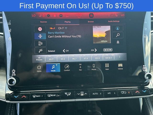 Used 2024 Jeep Wagoneer Series III AWD/4WD image 13