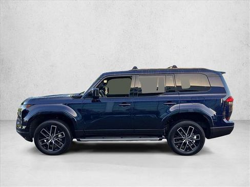 Used 2025 Lexus GX 550 w/ Accessory Package (Z1) AWD/4WD image 9