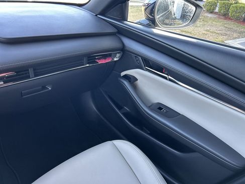 Used 2021 MAZDA MAZDA3 s image 15