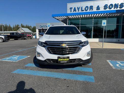 Used 2021 Chevrolet Equinox Premier image 2