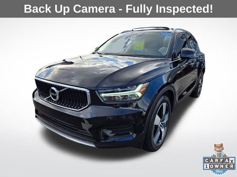 Used 2019 Volvo XC40 T4 Momentum image 3
