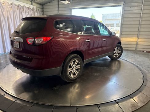 Used 2015 Chevrolet Traverse LT FWD image 4