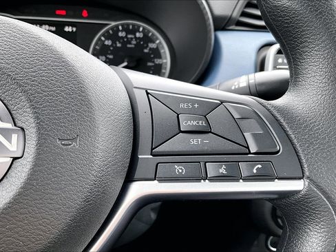 Used 2025 Nissan Versa SV w/ Trunk Package image 4