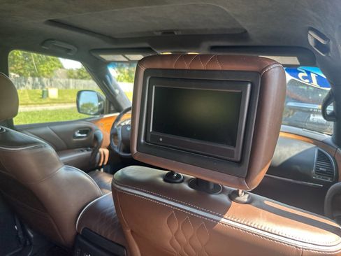 Used 2015 INFINITI QX80 Limited w/ All Season Package image 21