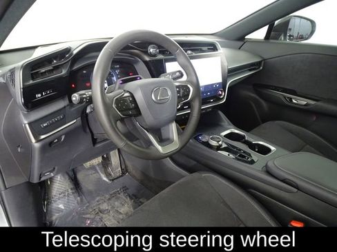 Used 2024 Lexus RZ 450e Premium image 22