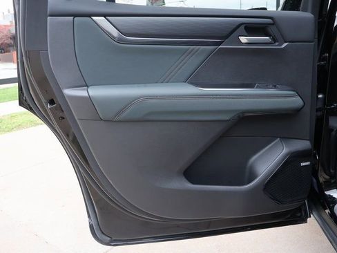 Certified 2025 GMC Acadia AT4 w/ Super Cruise Package image 21