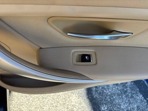 Used 2016 BMW 320i Sedan RWD image 45