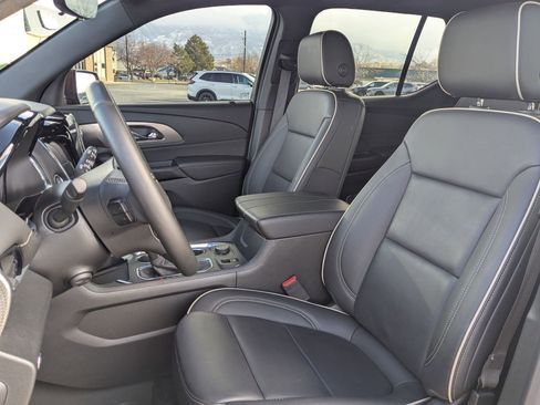 Used 2023 Chevrolet Traverse Premier image 30