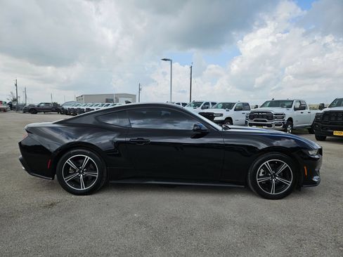 Used 2024 Ford Mustang Coupe RWD image 2