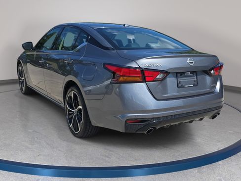 Used 2024 Nissan Altima 2.5 SR AWD/4WD image 8